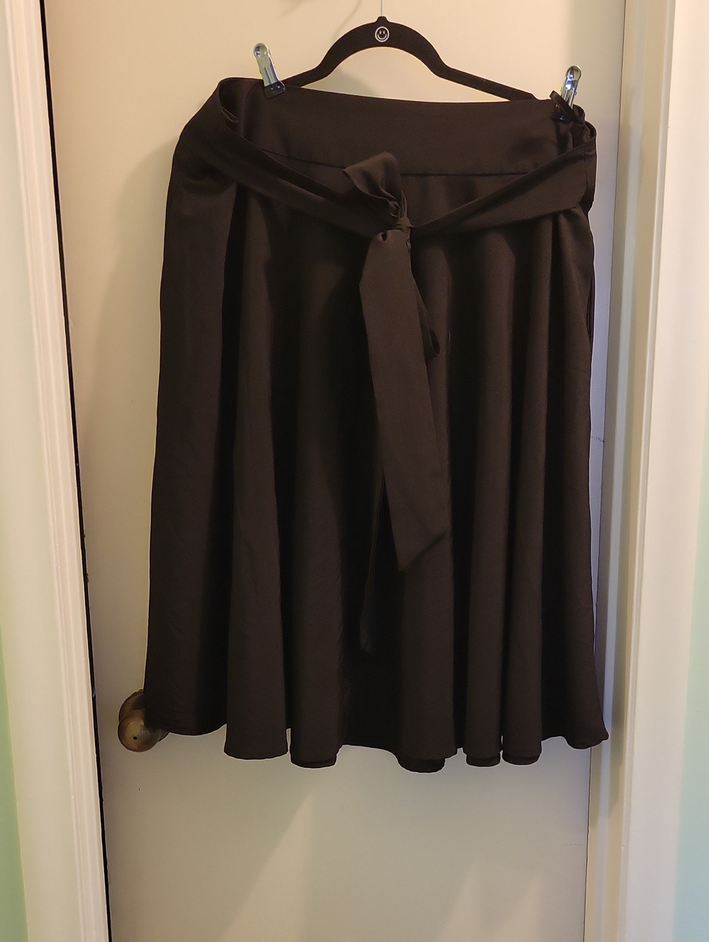 Women’s Black Tie-Waist Midi Skirt